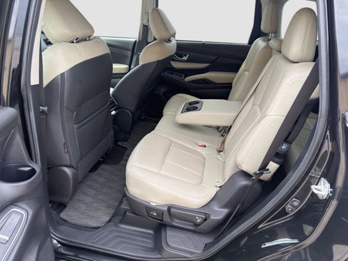 Used 2023 Subaru Ascent Limited AWD/4WD image 22