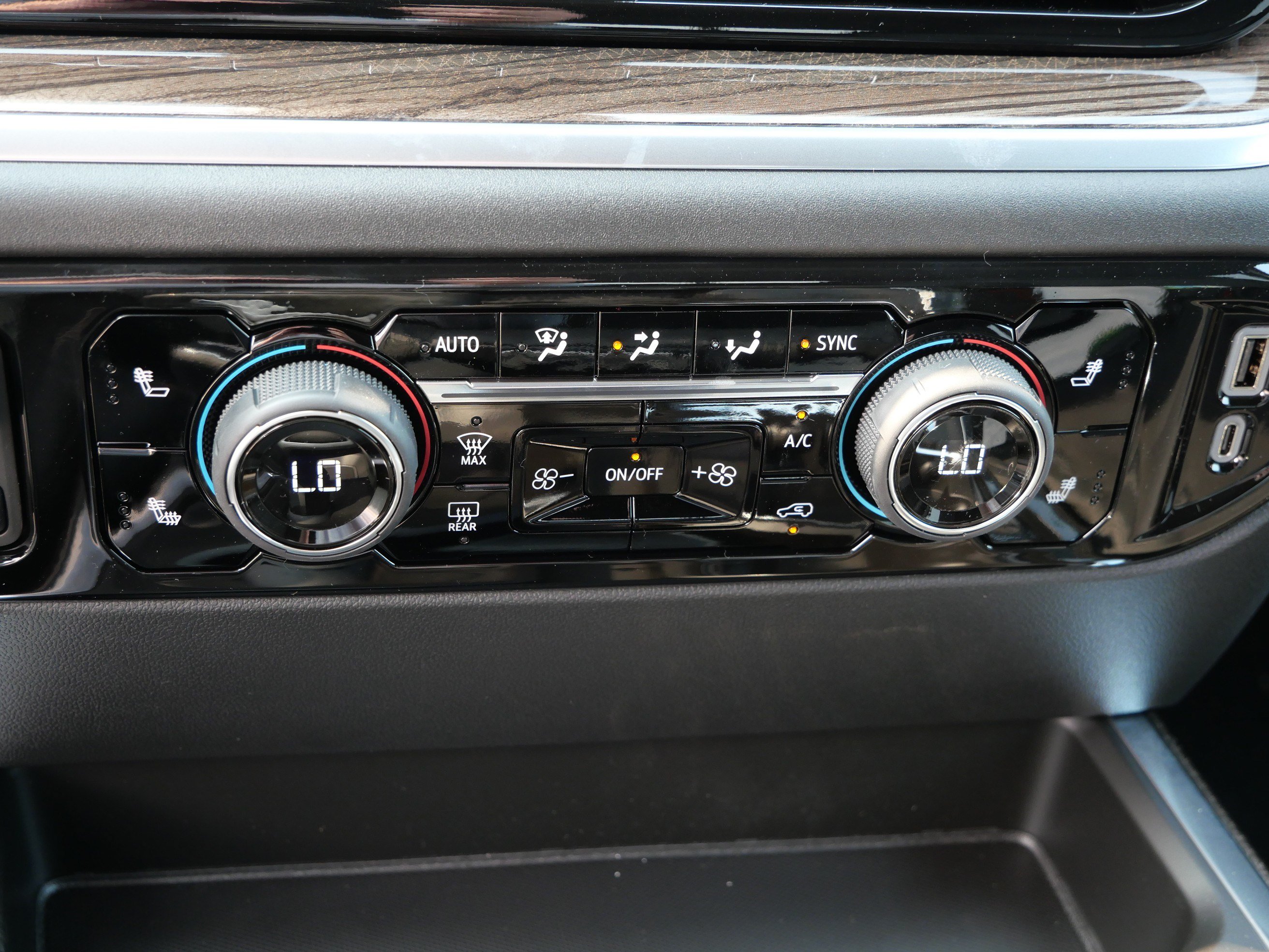 New 2026 Chevrolet Silverado 1500 RST w/ RST All Star Premium Package AWD/4WD image 23