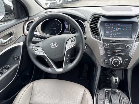 Used 2019 Hyundai Santa Fe XL FWD image 14