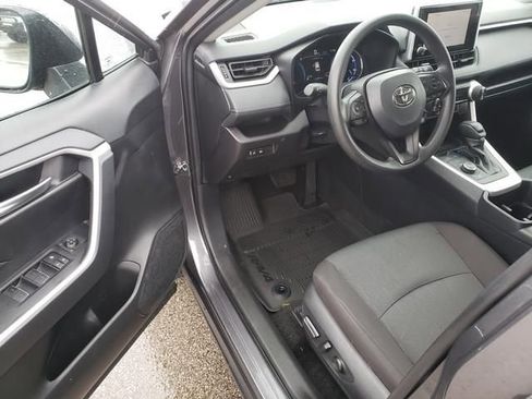 Used 2025 Toyota RAV4 XLE AWD/4WD image 10