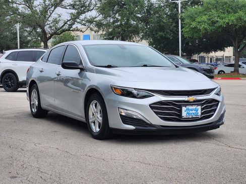 Used 2021 Chevrolet Malibu LS FWD image 3