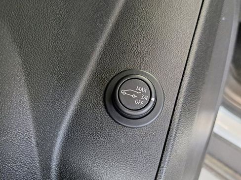 Used 2023 Chevrolet Equinox LT FWD image 24