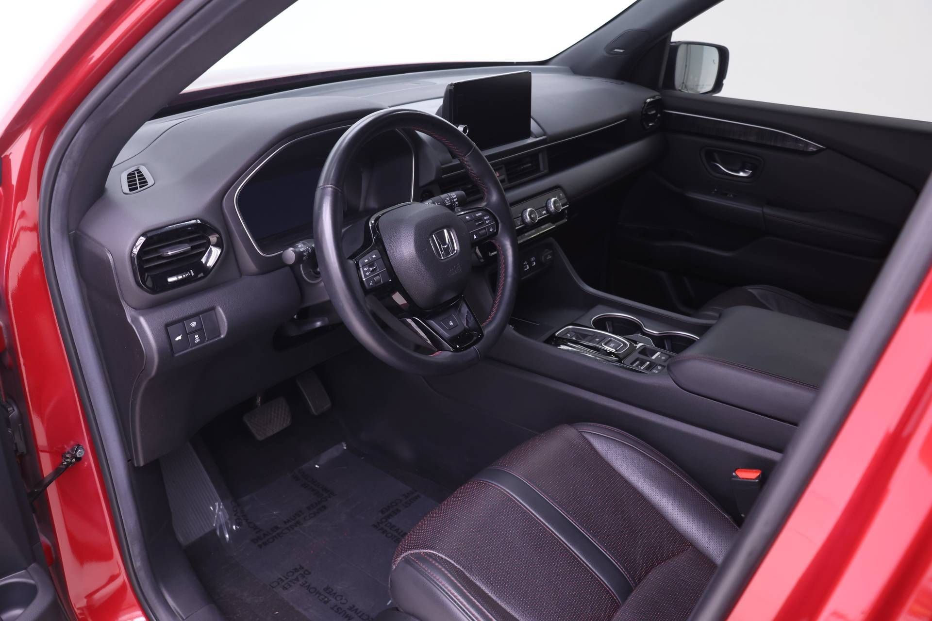 Certified 2025 Honda Pilot Black Edition image 3