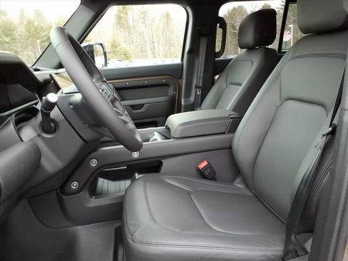 New 2026 Land Rover Defender 110 X-Dynamic SE image 13
