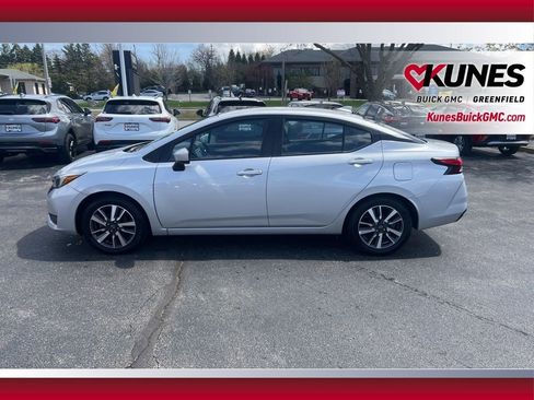 Used 2025 Nissan Versa SV FWD image 10