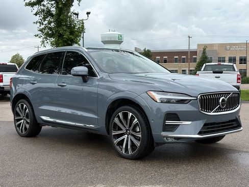 Used 2023 Volvo XC60 B5 Ultimate AWD/4WD image 2