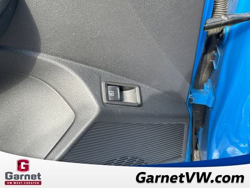 Used 2022 Volkswagen Taos SE w/ Panoramic Sunroof Package image 37