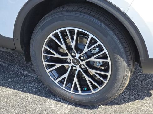 New 2025 Ford Escape SE image 8