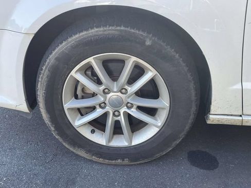 Used 2019 Dodge Grand Caravan SXT FWD image 7