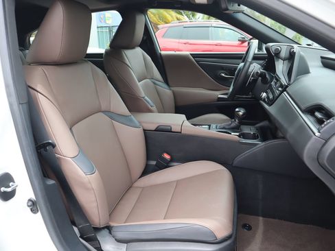 Used 2023 Lexus ES 300h w/ Premium Package FWD image 24