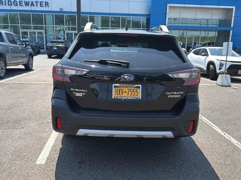 Used 2022 Subaru Outback Touring AWD/4WD image 4