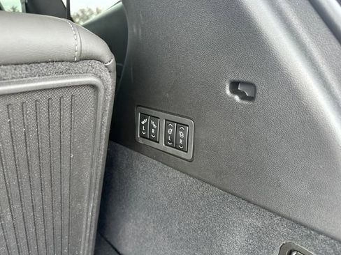 Used 2024 Cadillac XT6 Sport w/ Technology Package image 17