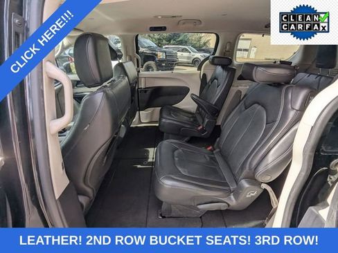 Used 2022 Chrysler Pacifica Touring-L image 10