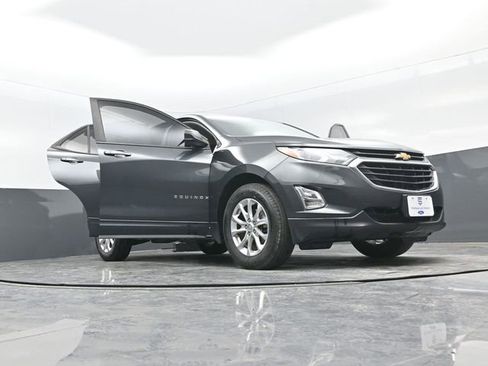 Used 2020 Chevrolet Equinox LS image 24