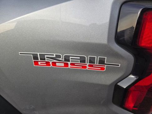 Used 2024 Chevrolet Colorado Trail Boss w/ Advanced Trailering Package image 8
