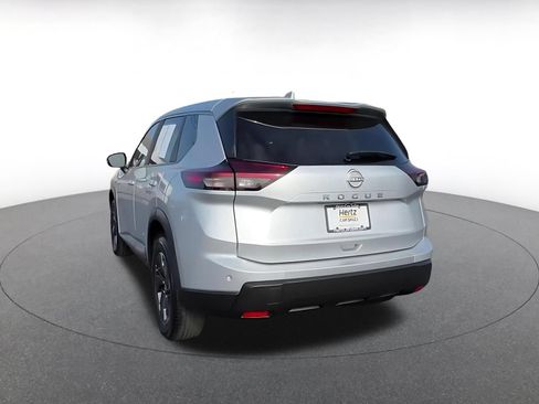 Used 2025 Nissan Rogue SV FWD image 11