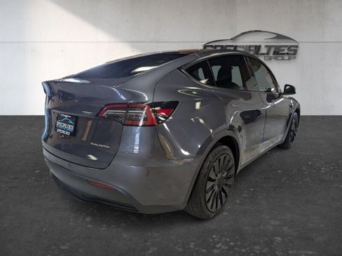 Used 2021 Tesla Model Y Long Range AWD/4WD image 10