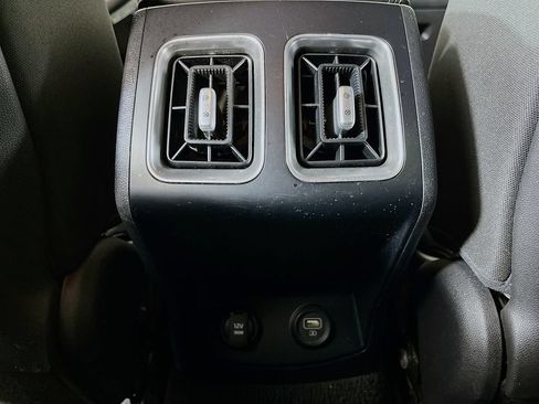 Used 2022 Kia Sorento LX FWD image 32