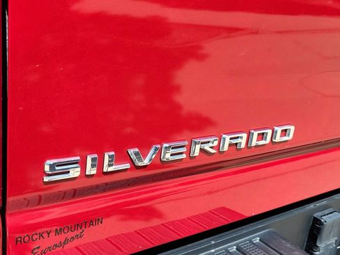 Used 2021 Chevrolet Silverado 2500 LTZ w/ LTZ Convenience Package AWD/4WD image 18