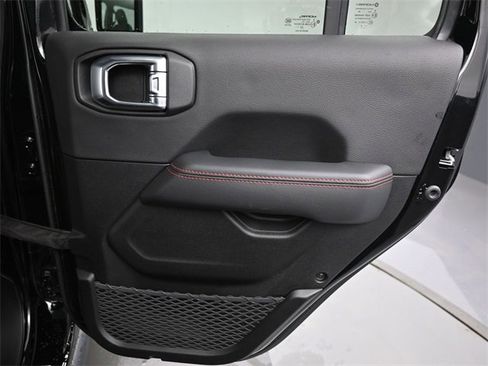 Used 2023 Jeep Gladiator Rubicon w/ Cold Weather Group image 30