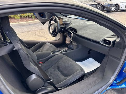 Used 2023 McLaren Artura RWD image 14
