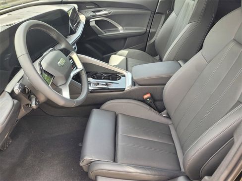 Used 2025 Audi Q5 Premium Plus w/ Premium Plus image 13