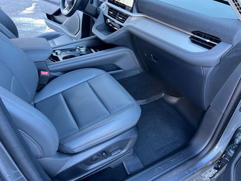 Certified 2025 Ford Explorer Active w/ Active Comfort Package image 34