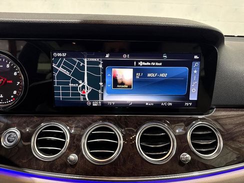 Used 2019 Mercedes-Benz E 300 image 41