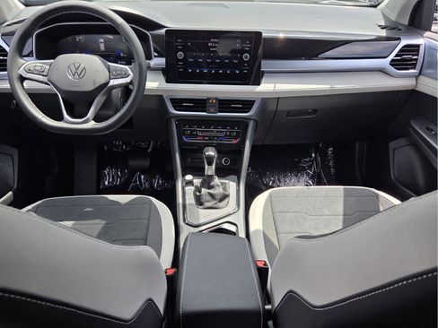 New 2026 Volkswagen Taos SE FWD image 10