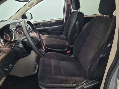 Used 2018 Dodge Grand Caravan SE w/ UConnect Hands-Free Group FWD image 17