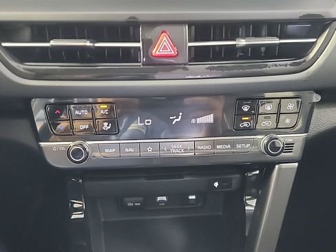 Certified 2024 Kia Seltos EX AWD/4WD image 30