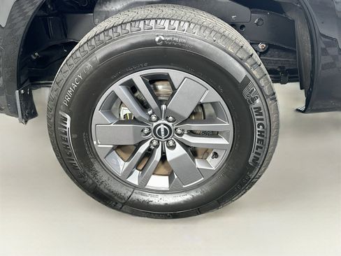Used 2026 Nissan Frontier SV RWD image 11