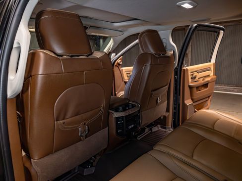 Used 2024 RAM 3500 Limited w/ Towing Technology Group image 21