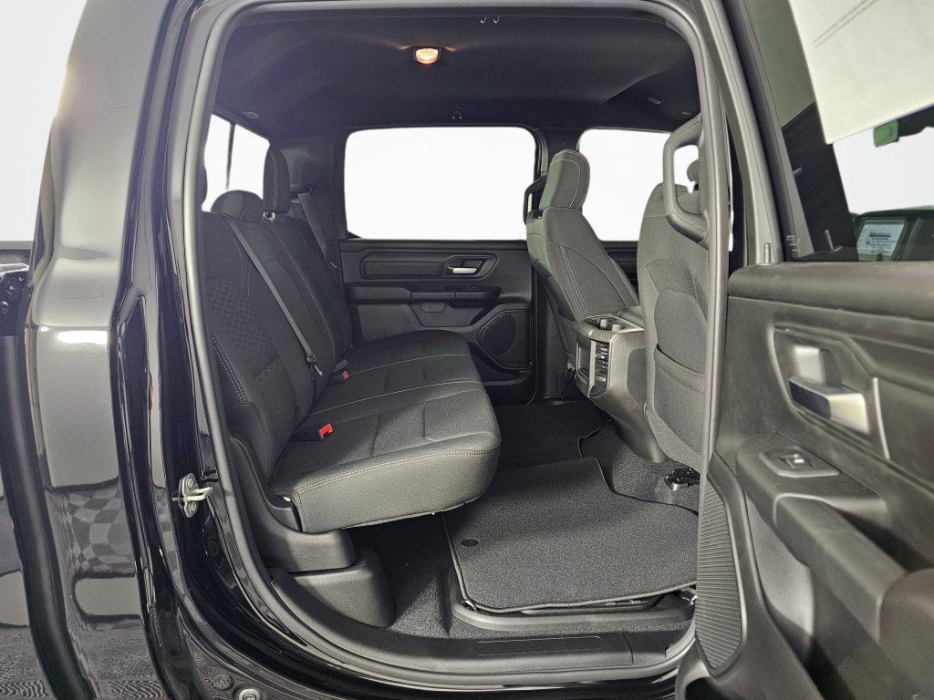 New 2026 RAM 1500 Express AWD/4WD image 36