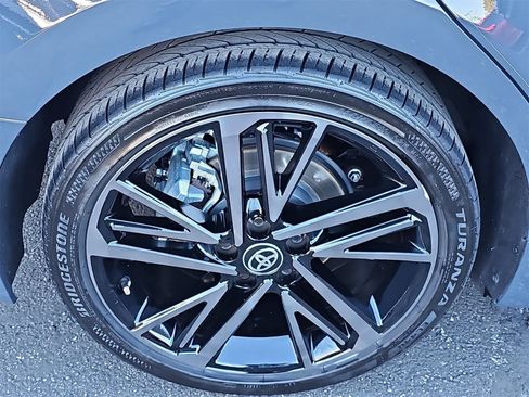 Used 2025 Toyota Camry XSE image 12