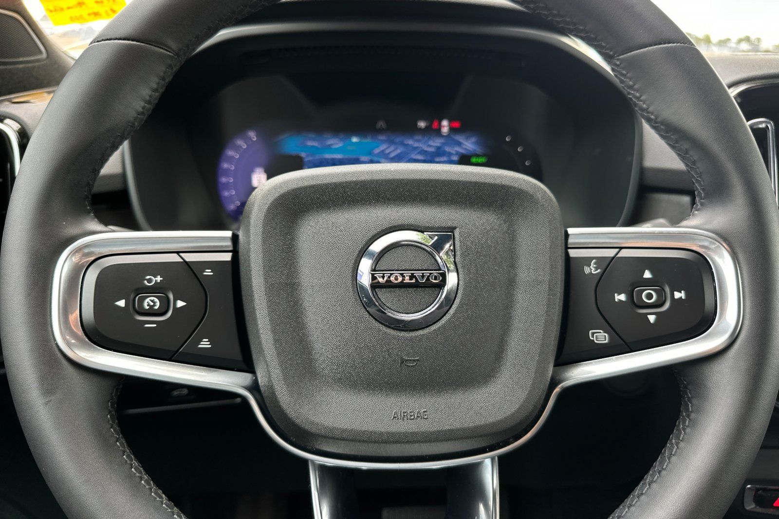 Certified 2024 Volvo XC40 Recharge Core w/ Protection Package Premier AWD/4WD image 25