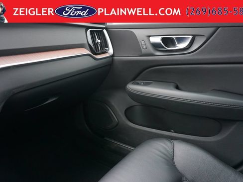 Used 2024 Volvo V60 B5 Cross Country Plus AWD/4WD image 35