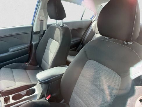 Used 2017 Kia Forte LX FWD image 7