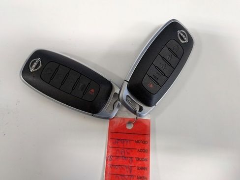 Used 2024 Nissan Rogue SV w/ SV Premium Package image 37