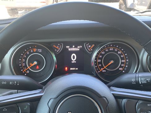 Used 2022 Jeep Gladiator Sport image 20