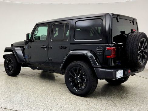 Used 2025 Jeep Wrangler Unlimited Sahara w/ Safety Group image 7