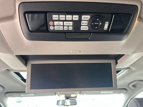 Used 2016 Honda Odyssey Touring Elite image 5