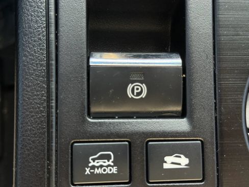 Used 2017 Subaru Outback 2.5i Limited AWD/4WD image 30