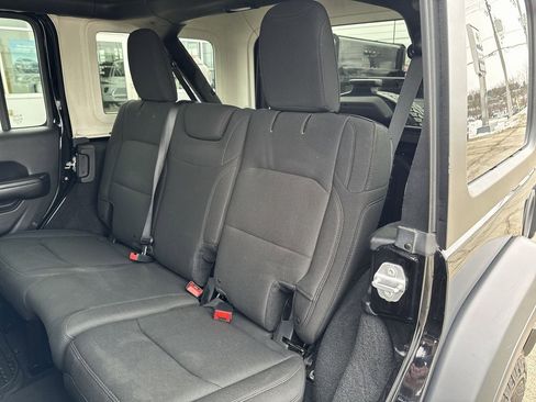 Used 2018 Jeep Wrangler Unlimited Sport S image 22