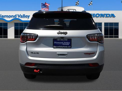 Used 2025 Jeep Compass Trailhawk AWD/4WD image 5