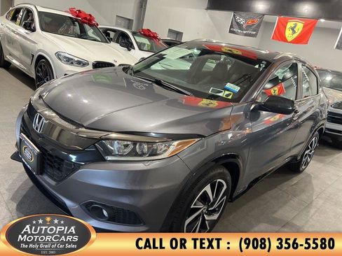 Used 2019 Honda HR-V Sport image 2