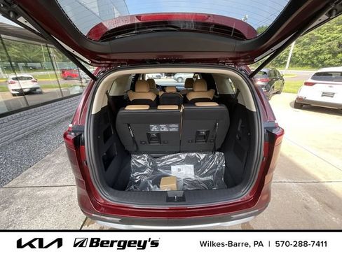 Certified 2024 Kia Carnival EX FWD image 18