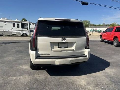Used 2015 Cadillac Escalade Luxury AWD/4WD image 30