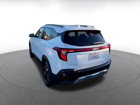 Used 2025 Kia Seltos S image 11