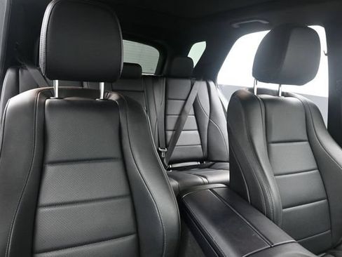 Used 2020 Mercedes-Benz GLE 350 w/ Premium Package image 11